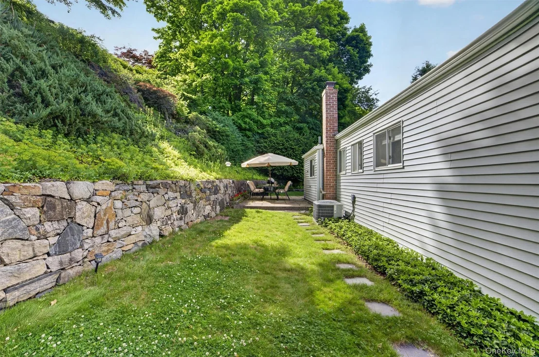 Photo of 4 Pamela Lane