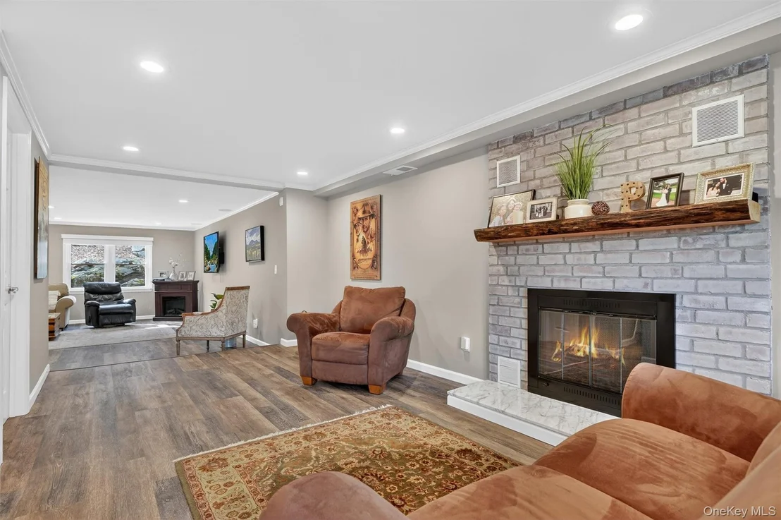 Photo of 18 Clovebrook Road