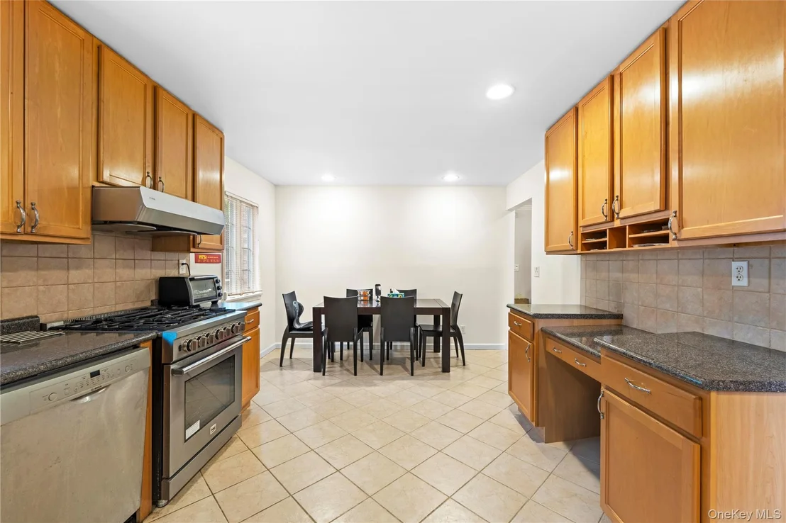 Photo of 335 Cresthaven Lane