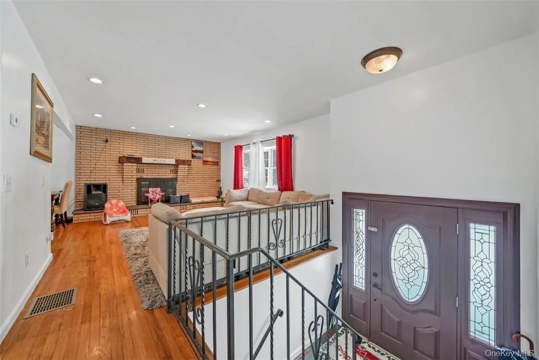 Photo of 7 Lakeview Drive