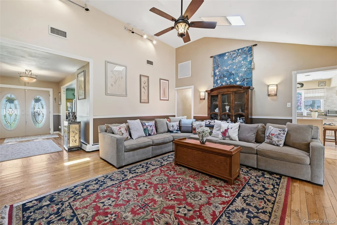 Photo of 8 Penn Drive