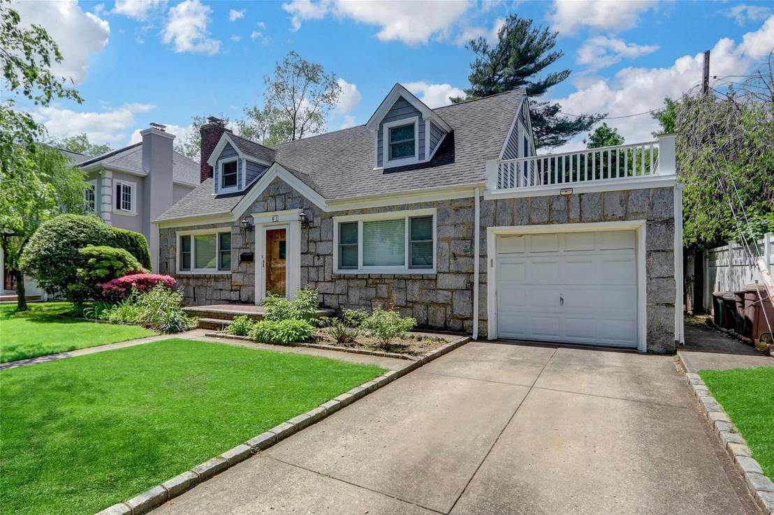 Photo of 61 Maple Drive