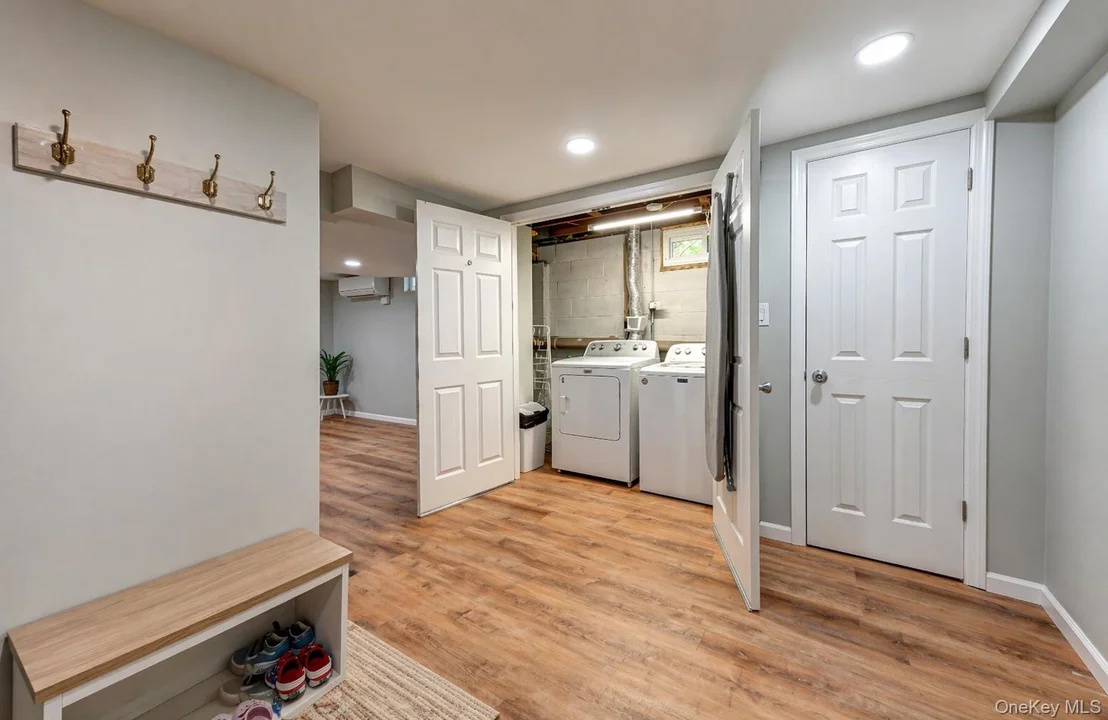 Photo of 6 Huyler Road
