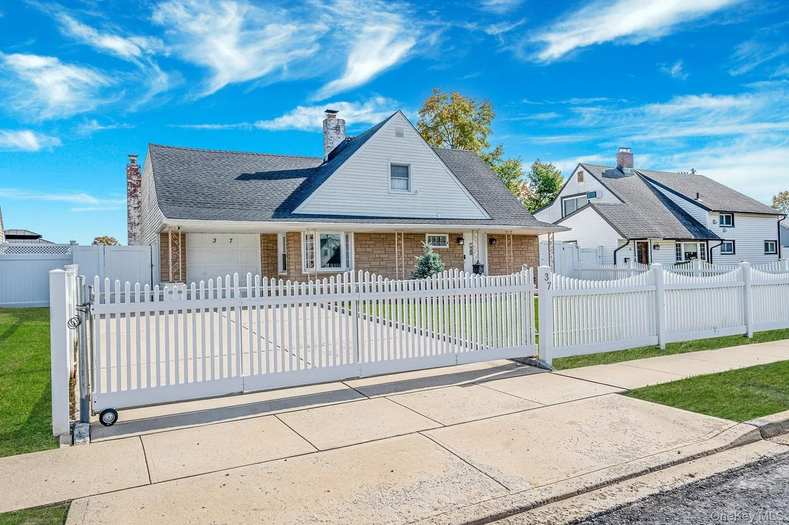 Photo of 37 Chickadee Lane