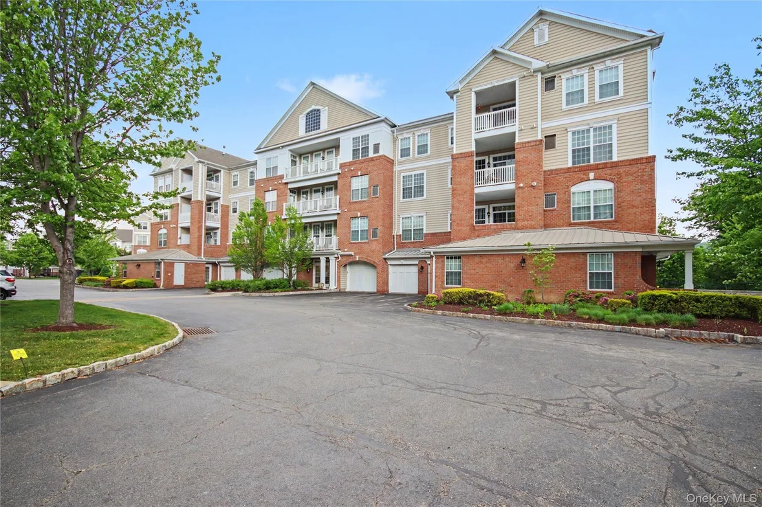 Photo of 541 Regency Drive