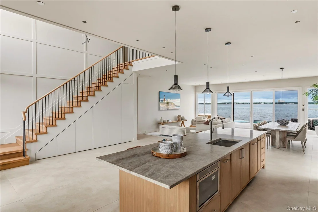 Photo of 498 Dune Road
