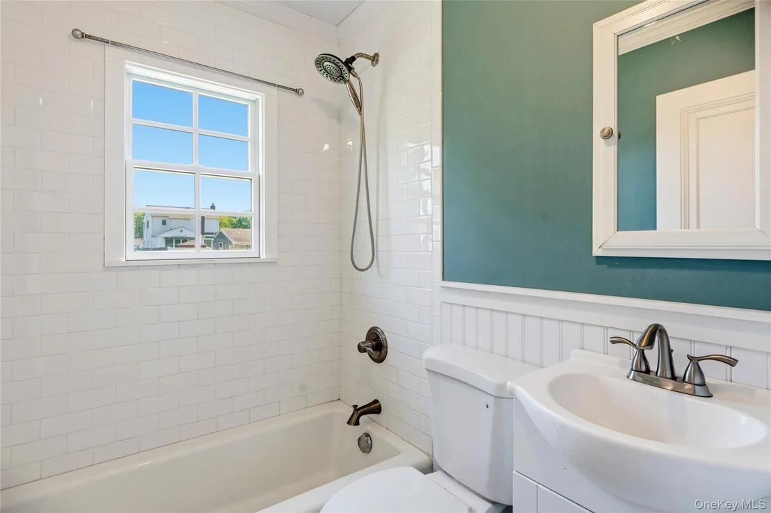 Photo of 115 Chapel Avenue