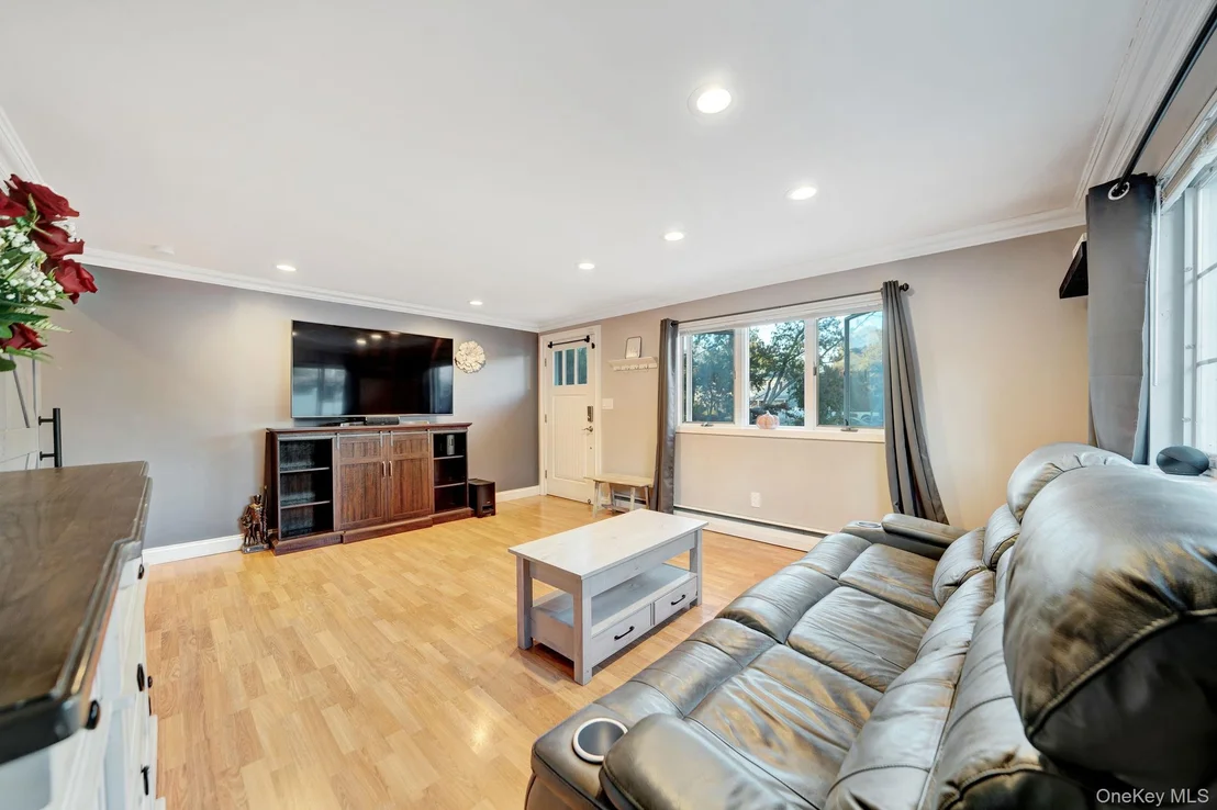 Photo of 629 East Drive