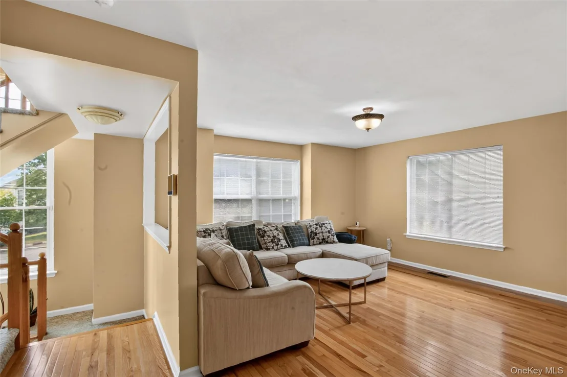 Photo of 115 Delafield Lane
