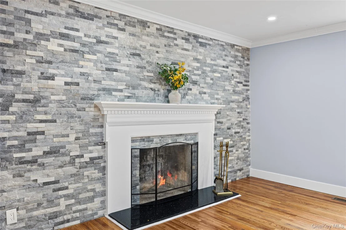 Photo of 81 Rowe Avenue