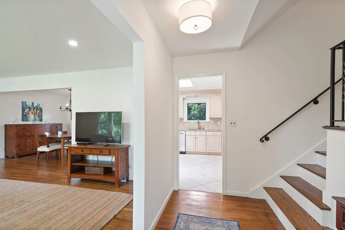 Photo of 8 Elm Hill Drive