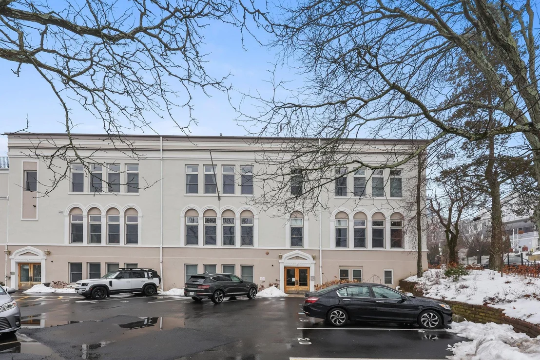 Photo of Unit 2D at 88 Broadway