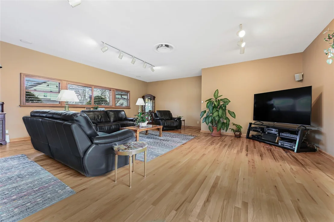 Photo of 157 Wilson Place