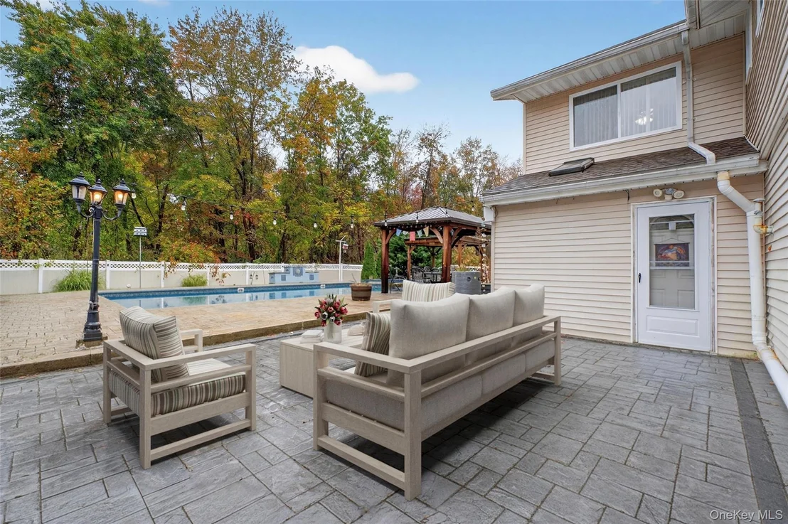 Photo of 74 Lyndon Road