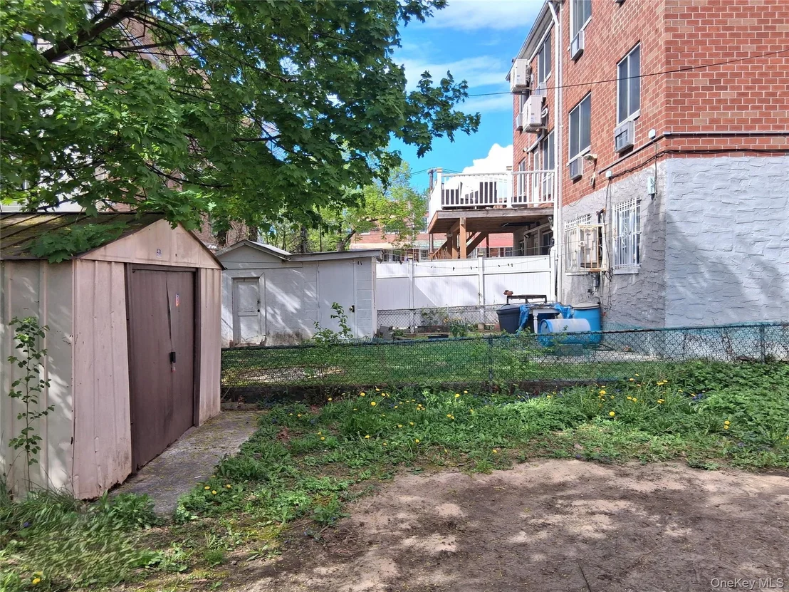 Photo of 3247 Hone Avenue