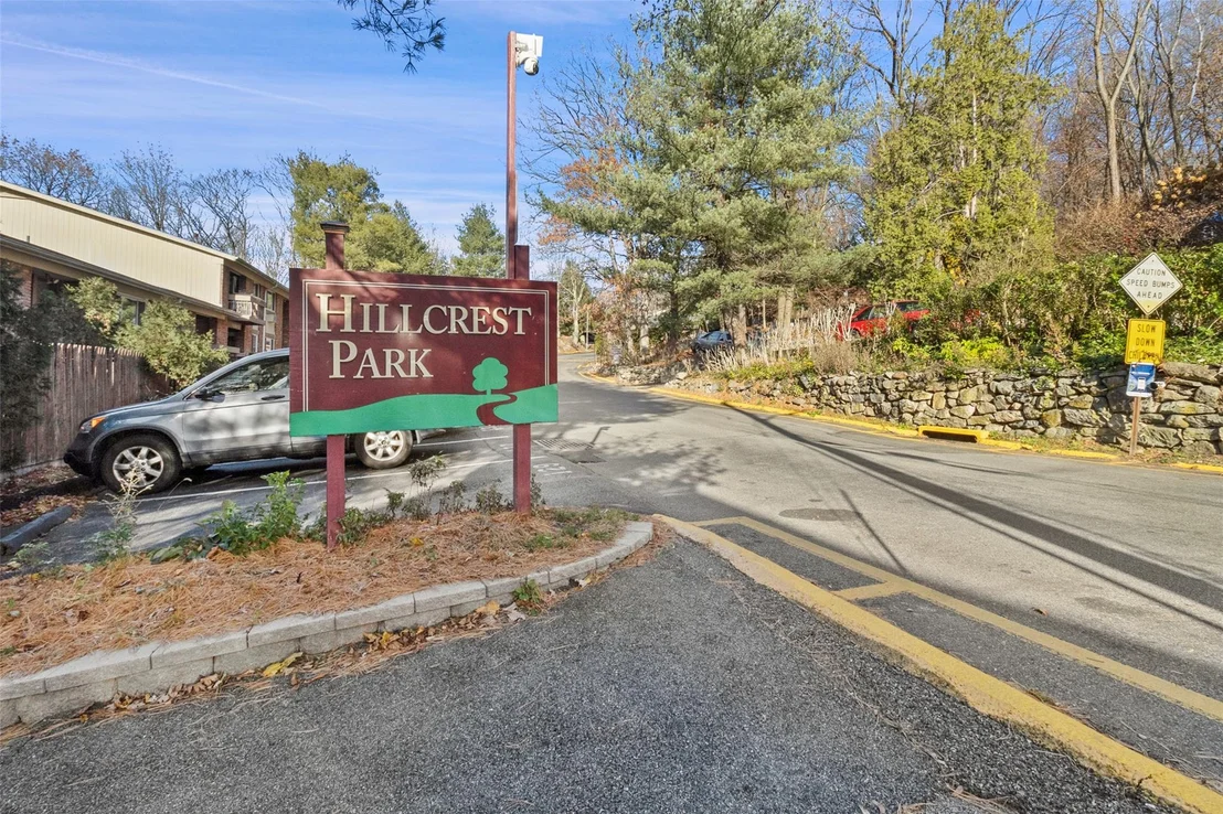 Photo of Unit D at 3 Woods End Circle