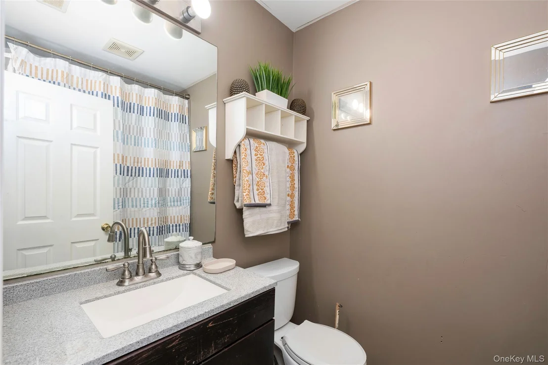 Photo of 8 Cedardale Loop