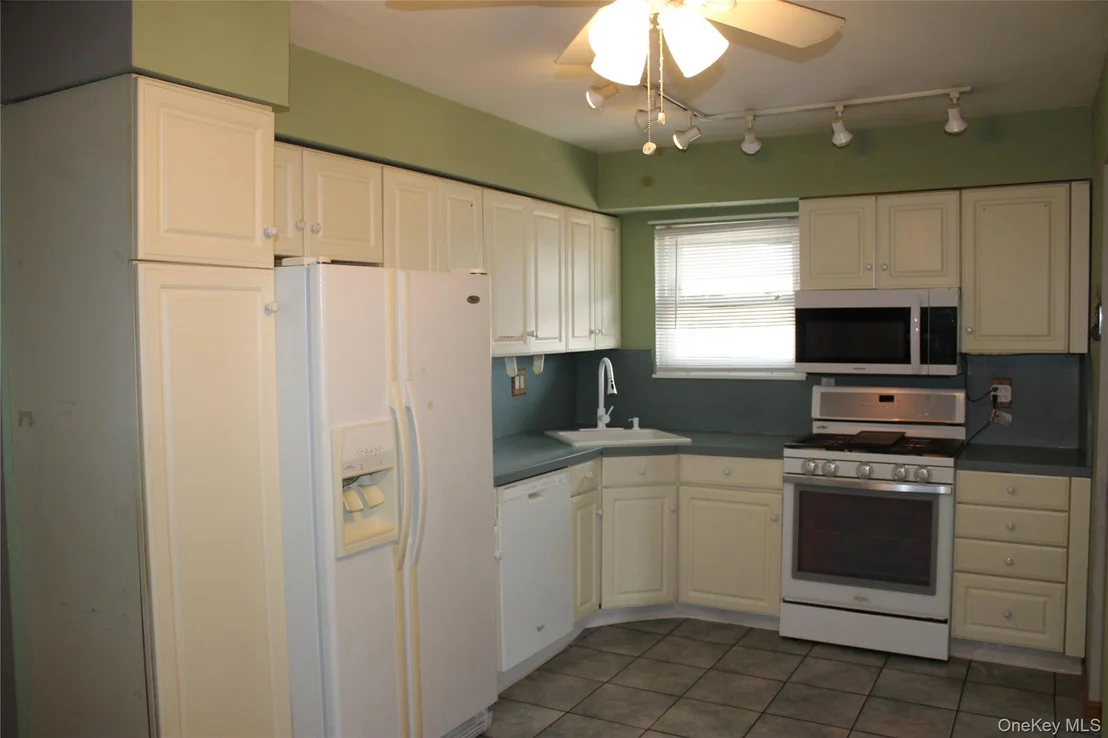 Photo of 92 Lombardy Drive