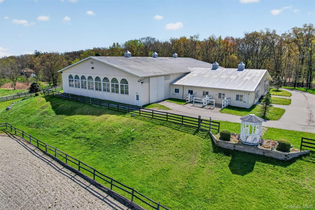Photo of 285 Hill Road
