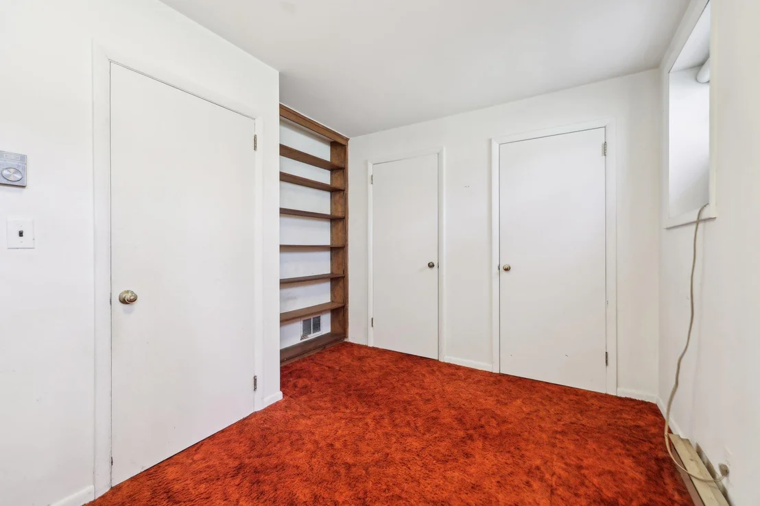 Photo of 37 Mohegan Lane