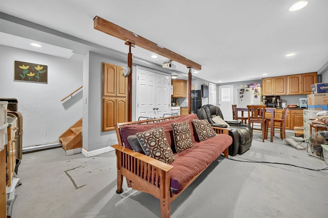 Photo of 767 Clarence Avenue