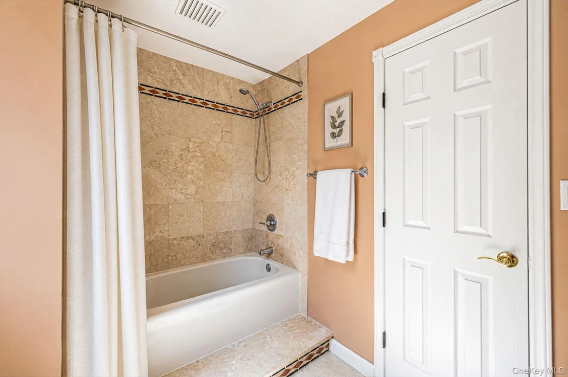 Photo of 61 N Ocean Avenue