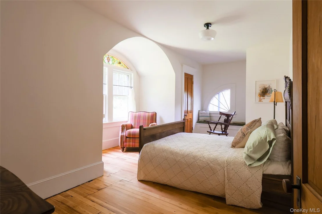 Photo of 12 Highview Avenue