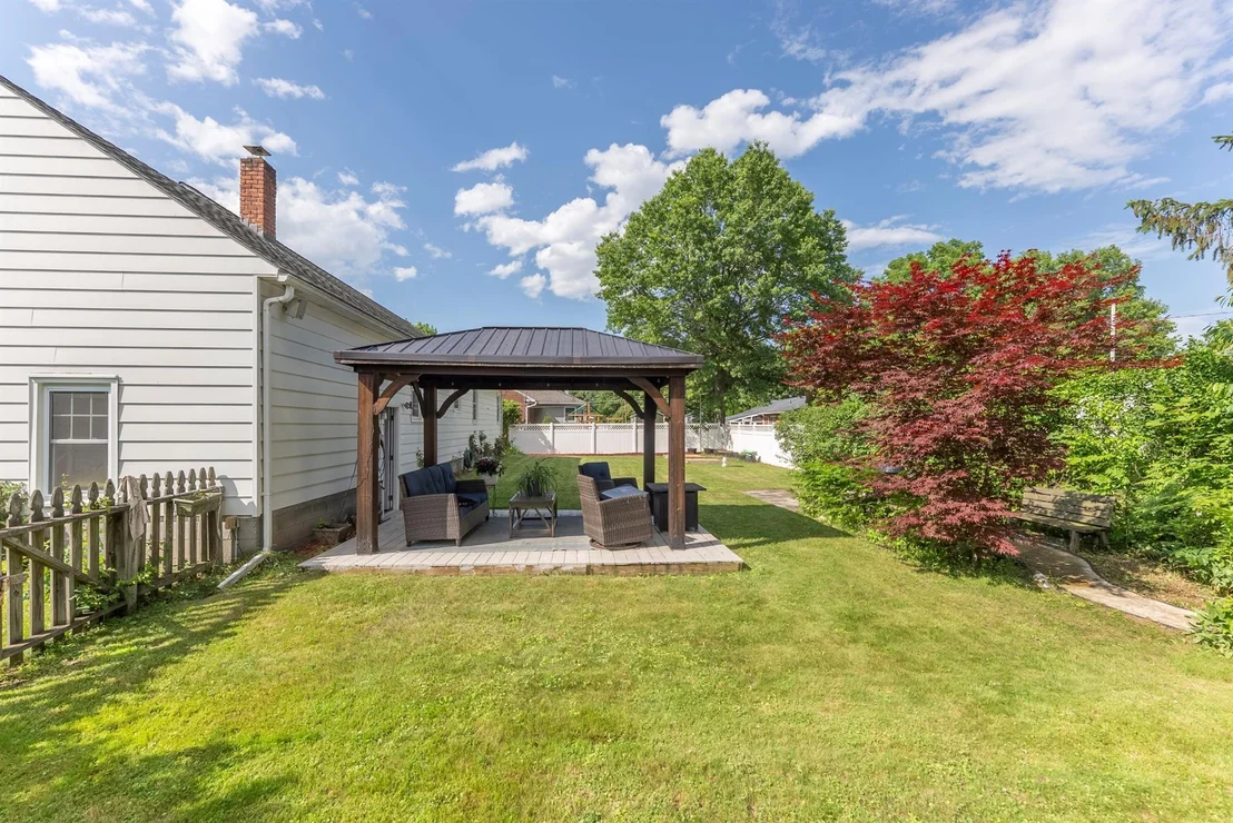 Photo of 1076 Decker Street