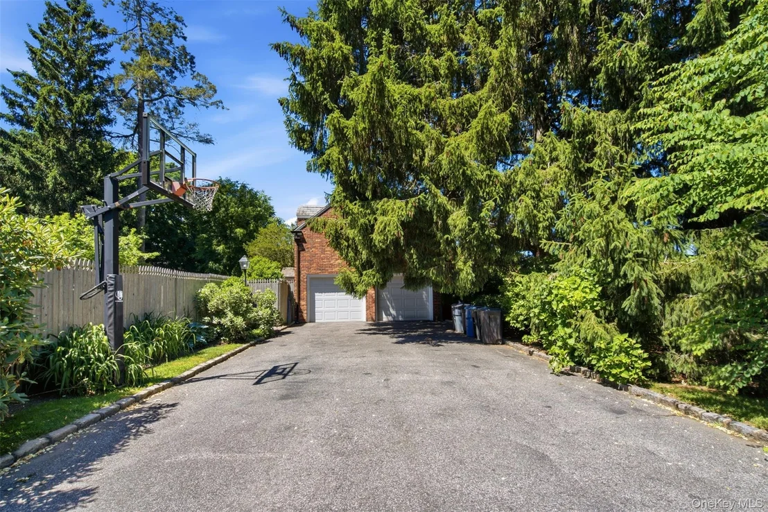 Photo of 2 Saint Marks Place