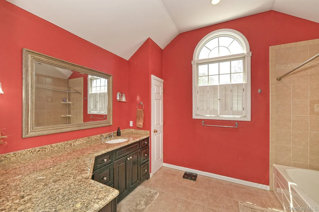 Photo of 182 Siegel Boulevard