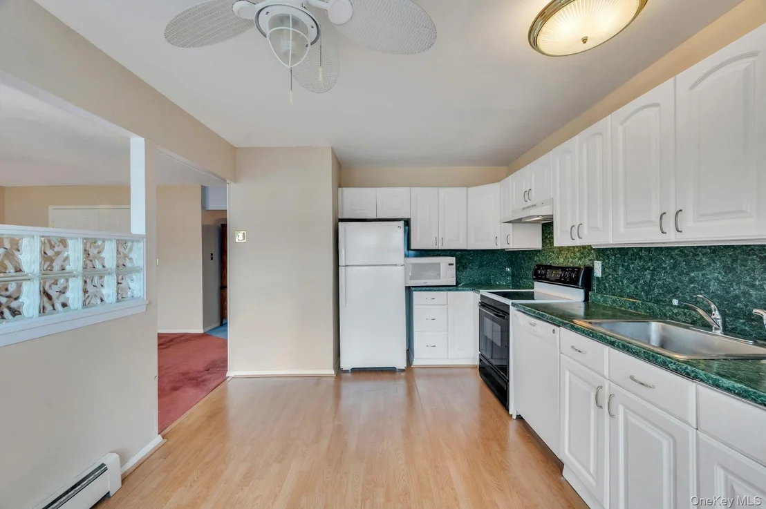 Photo of 40 Sequoia Way
