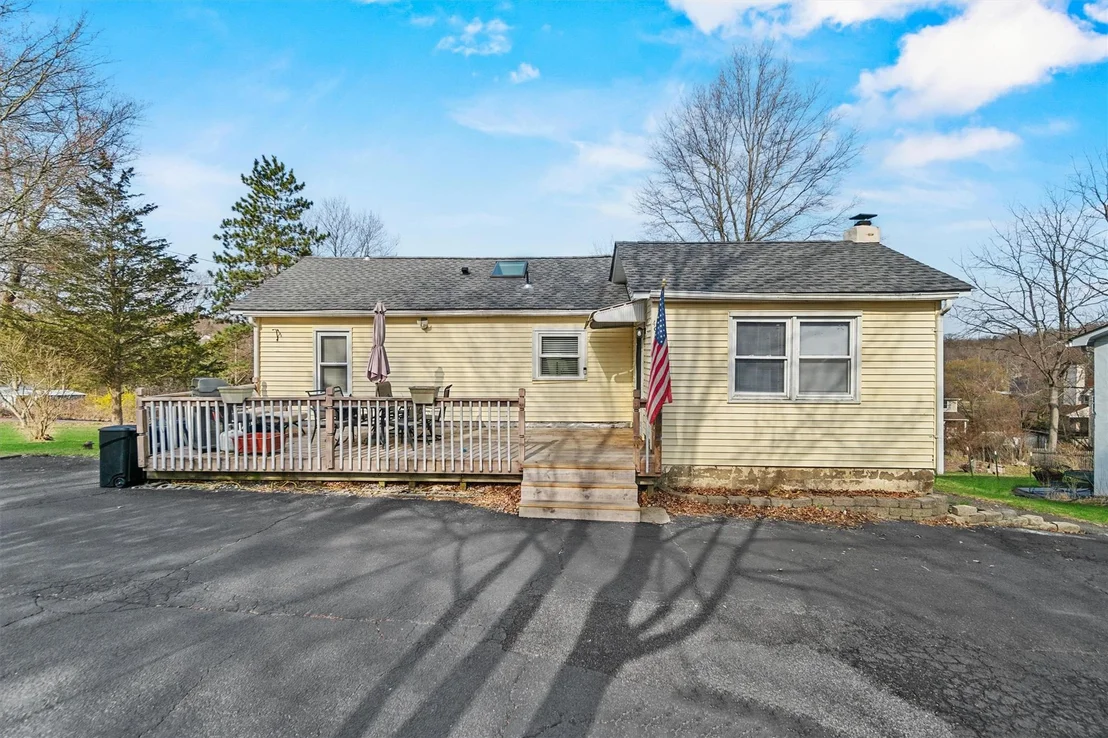 Photo of 49 Lakeside Drive