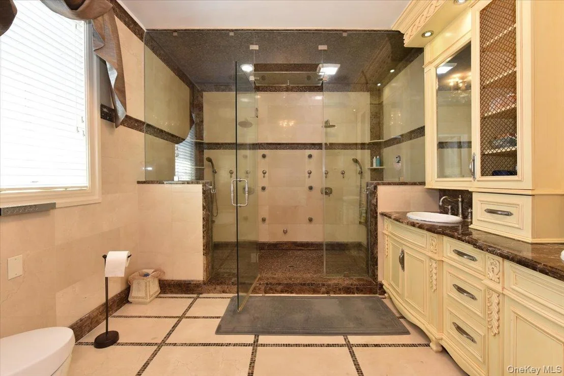 Photo of 3510 Riverside Drive