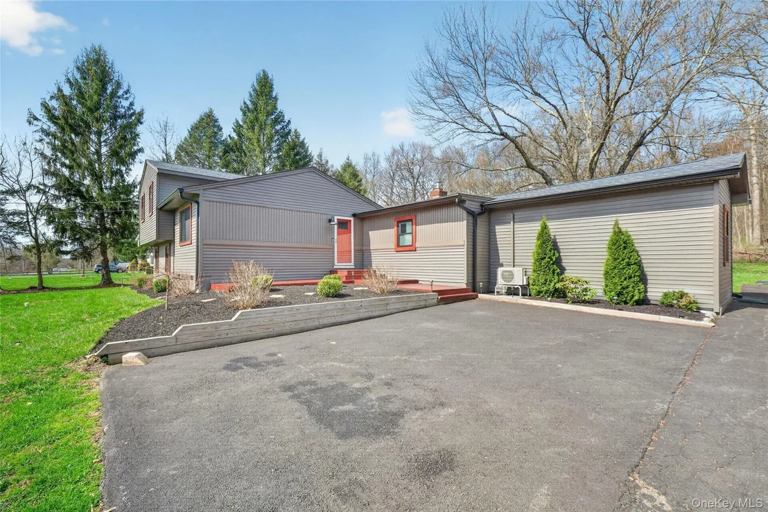 Photo of 457 Forest Road