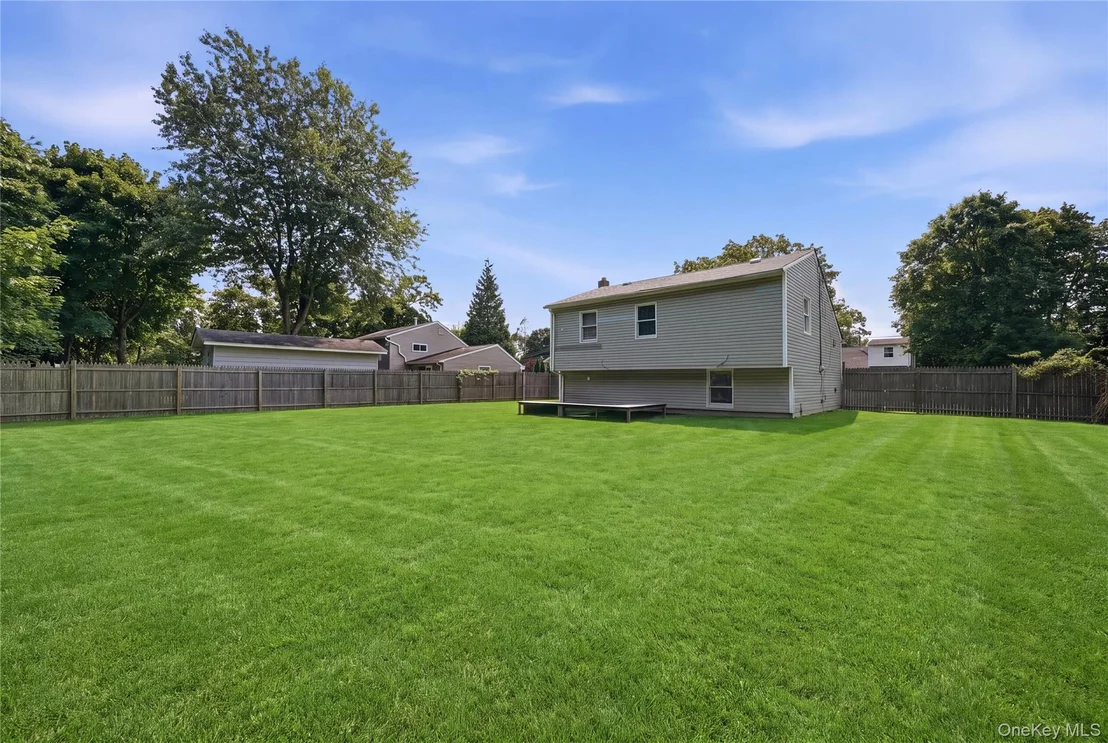 Photo of 949 Taylor Avenue