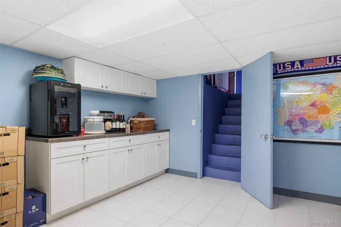 Photo of 44 Juniper Avenue