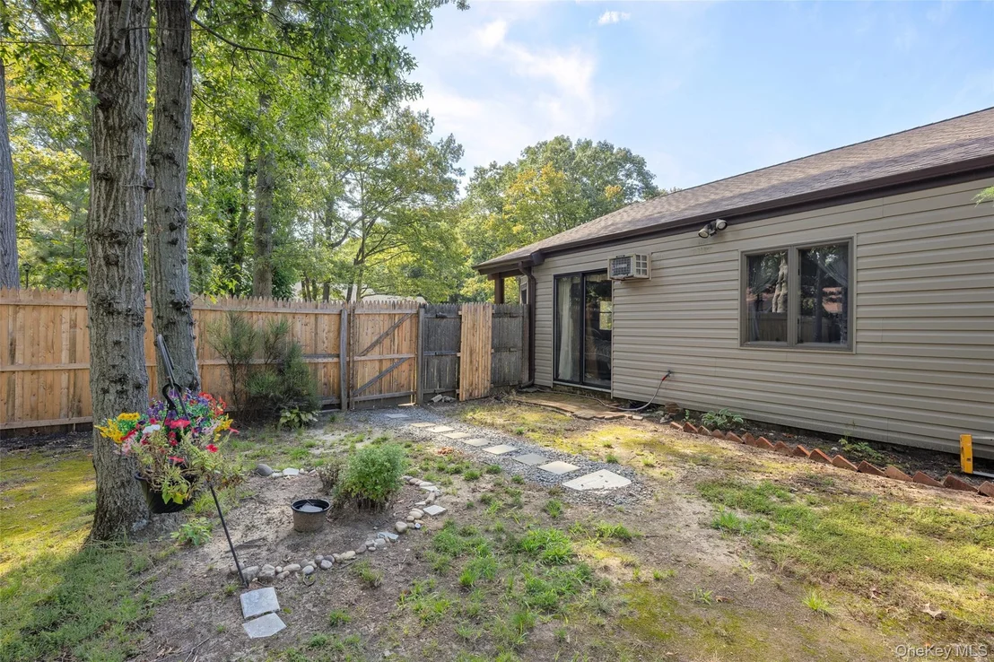 Photo of 24 Yosemite Lane