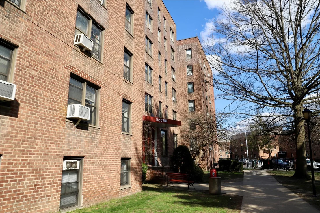 Photo of Unit APT4F at 150-29 72nd Rd