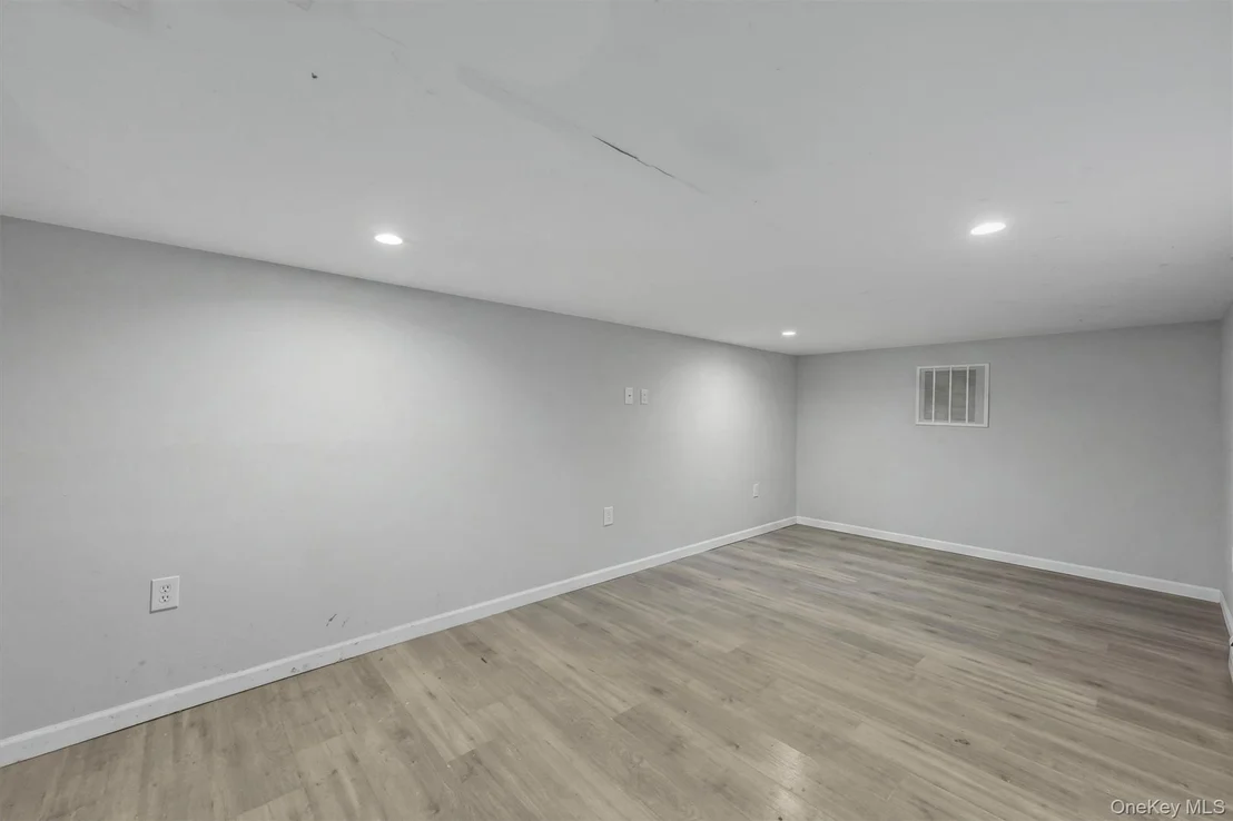Photo of 10 Dutchess Avenue