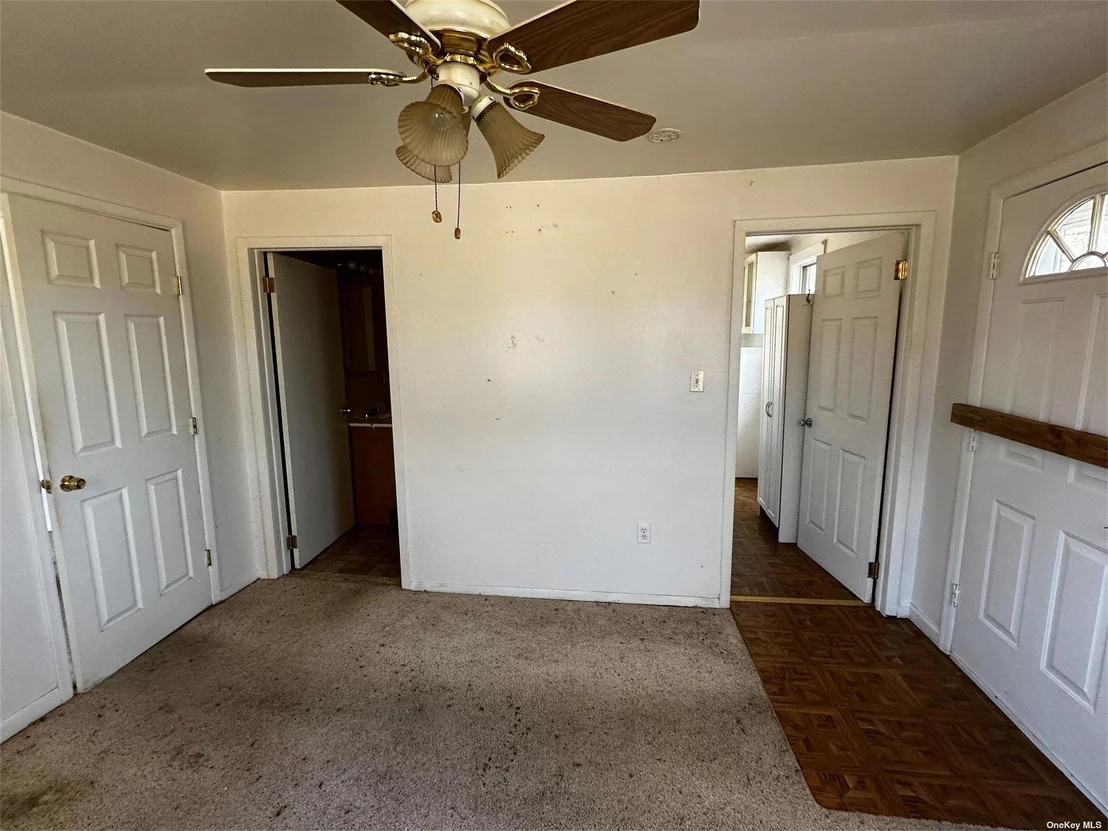 Photo of 2468 River Road