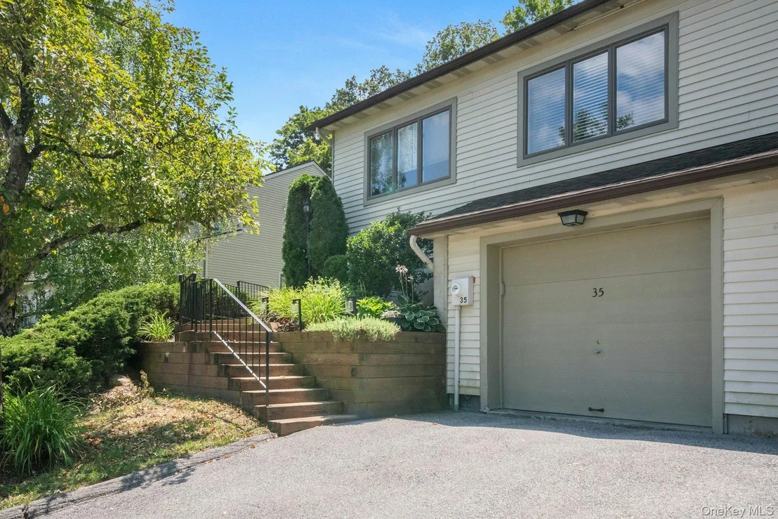 Photo of 35 Krystal Drive