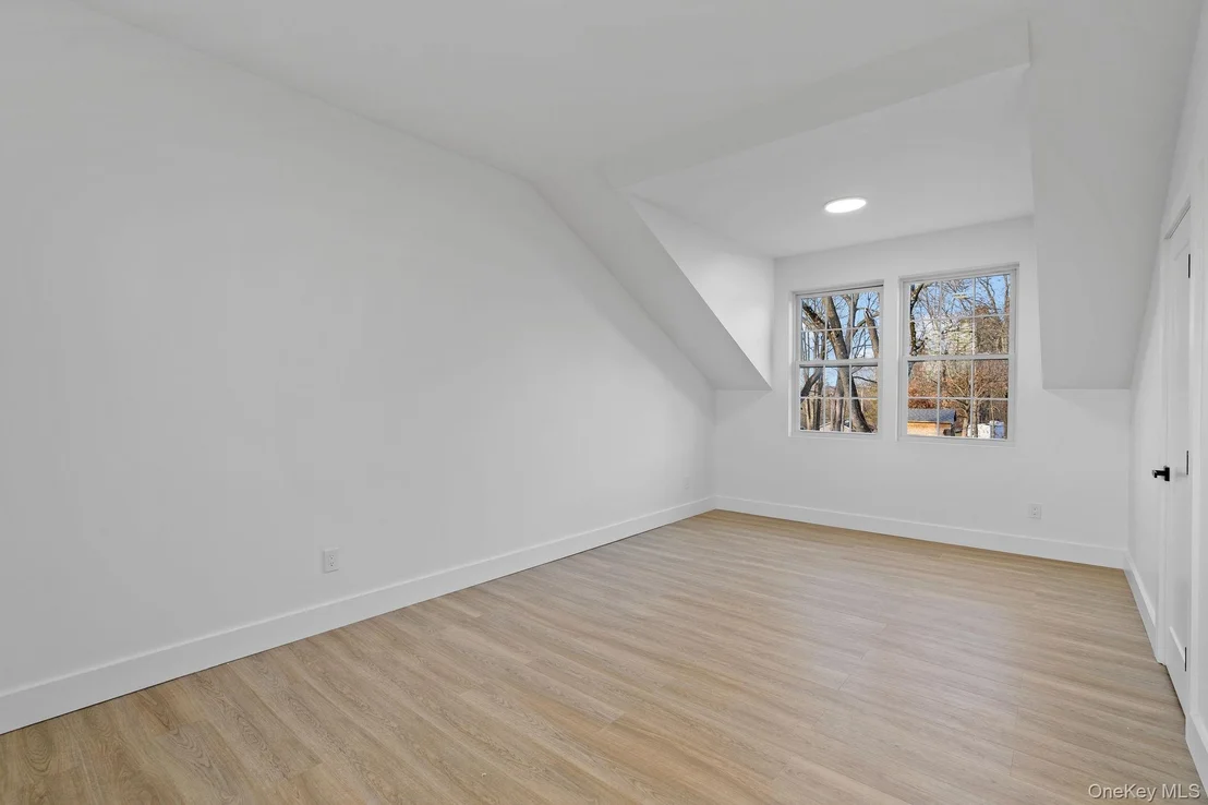 Photo of 39 Overland Drive