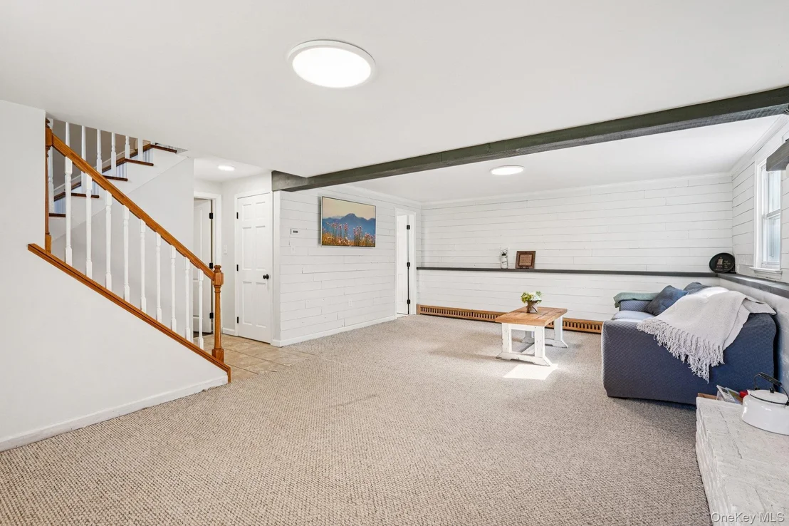 Photo of 35 Schrempp Lane