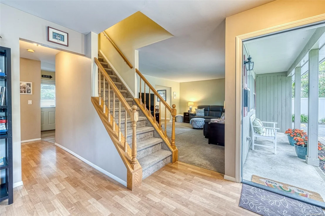 Photo of 2174 Hamilton Road