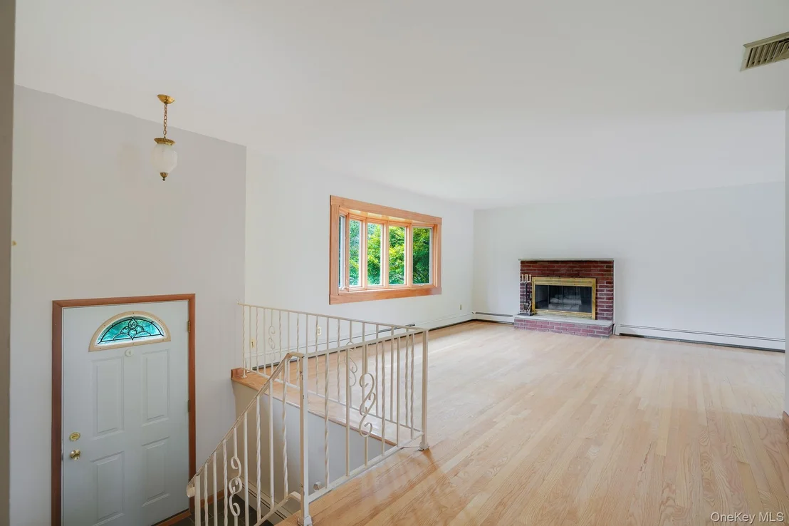 Photo of 103 Edgehill Drive