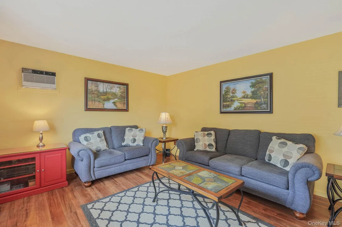 Photo of 86 Rustic Avenue