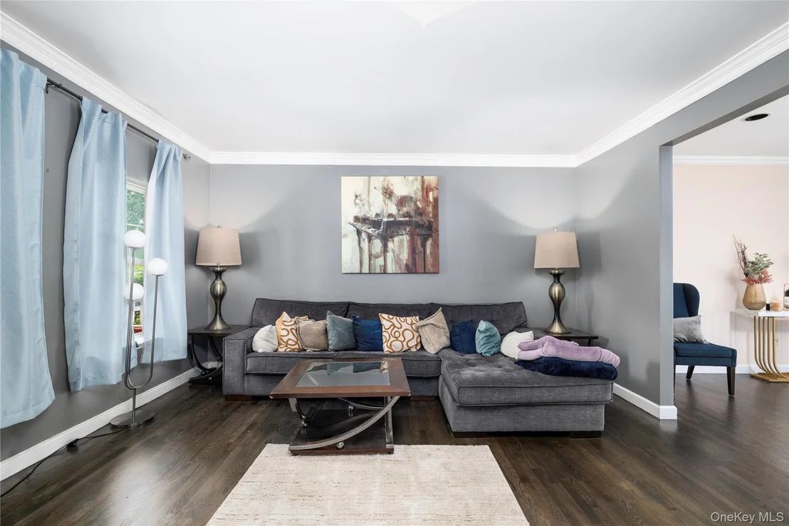 Photo of 8 Cedardale Loop