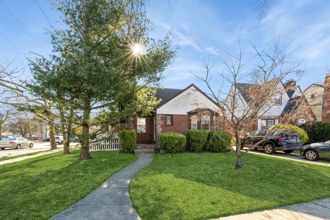 Photo of 4 Ackley Avenue