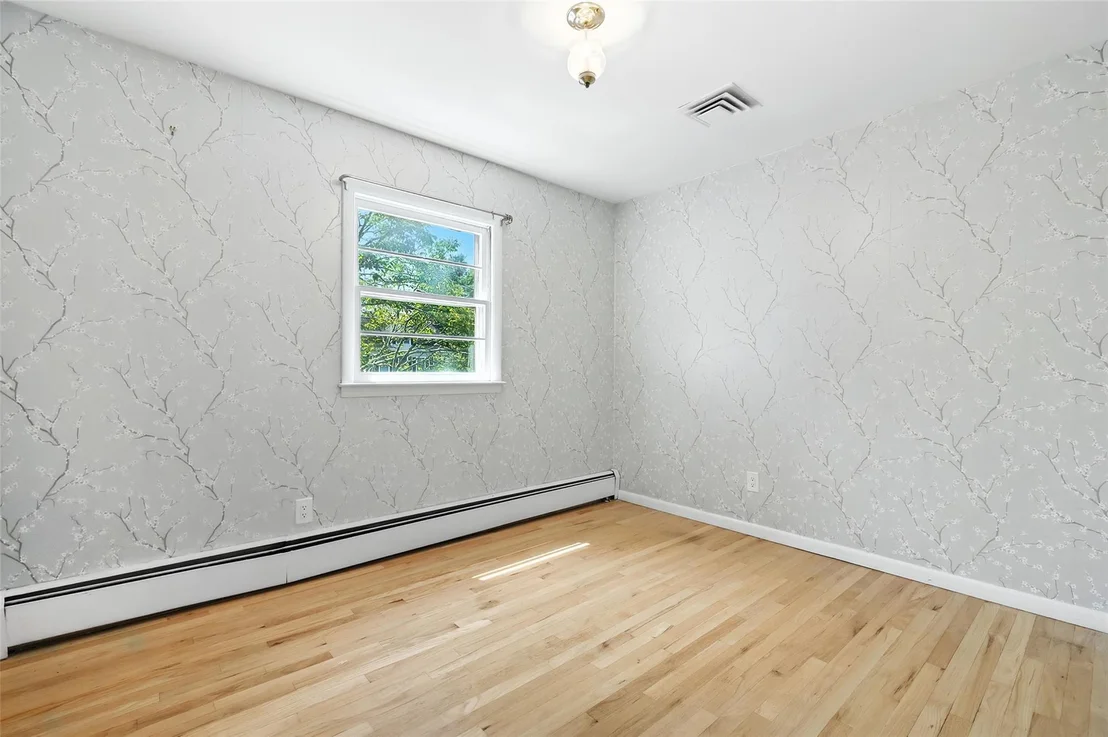 Photo of 71 Apawamis Avenue