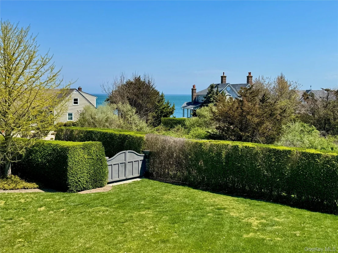 Photo of 1680 Lands End Road